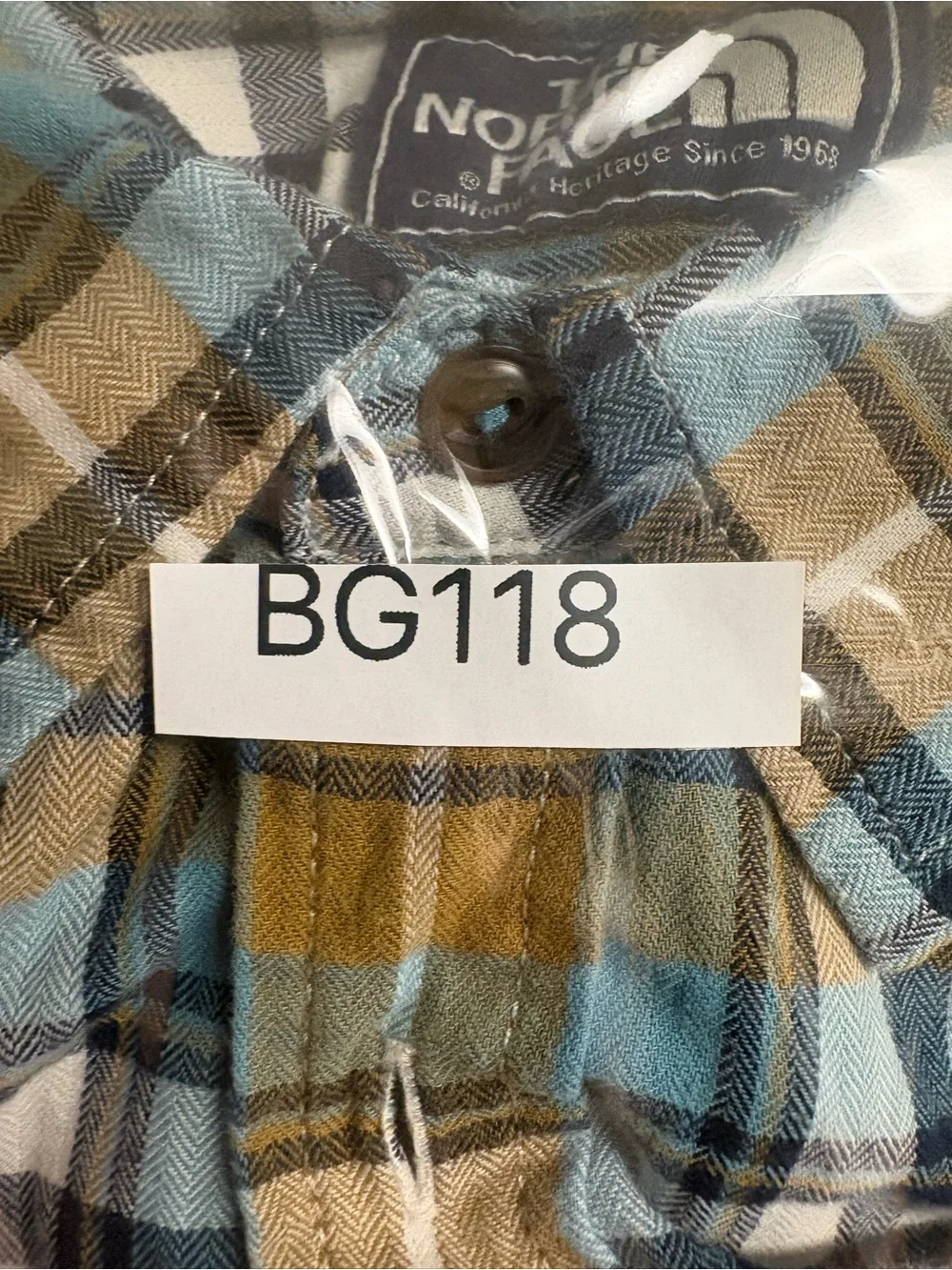 The North Face Men’s cotton multicolor plaid short-sleeve button-up shirt Sz. M